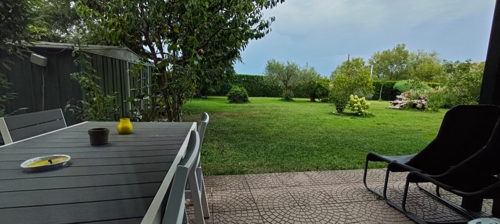 Apartament 1.Verde — patio i prywatny ogród z zewnątrz